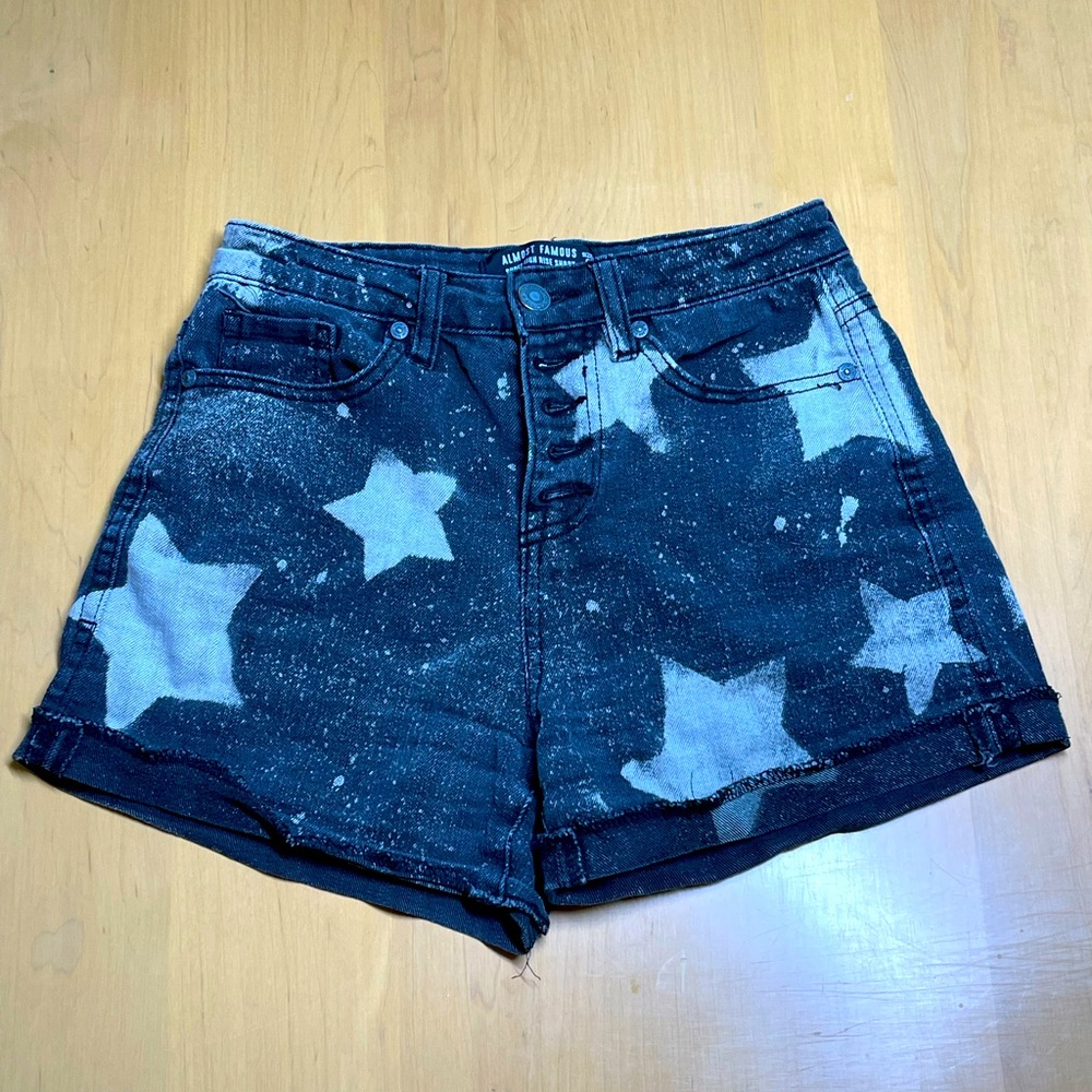 ALMOST FAMOUS SHORTS